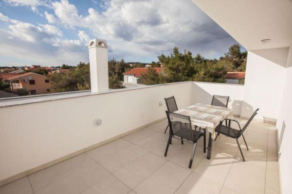Apartman Franc S Vir Esterno foto